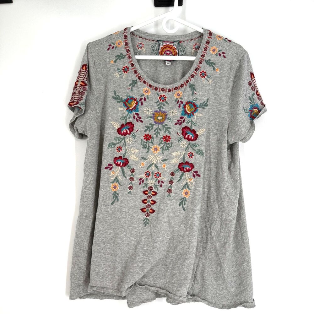 Johnny Was Floral Embroidered Cotton T-Shirt Gray Boho Art to Wear Women’s L